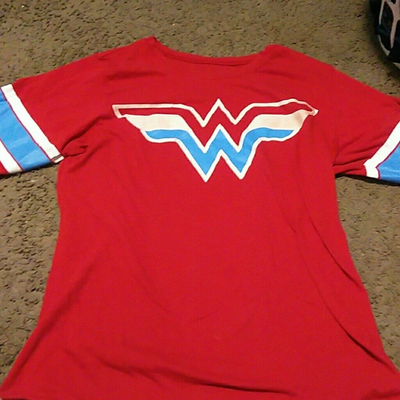 Wonder woman tee - Picture 1 of 3